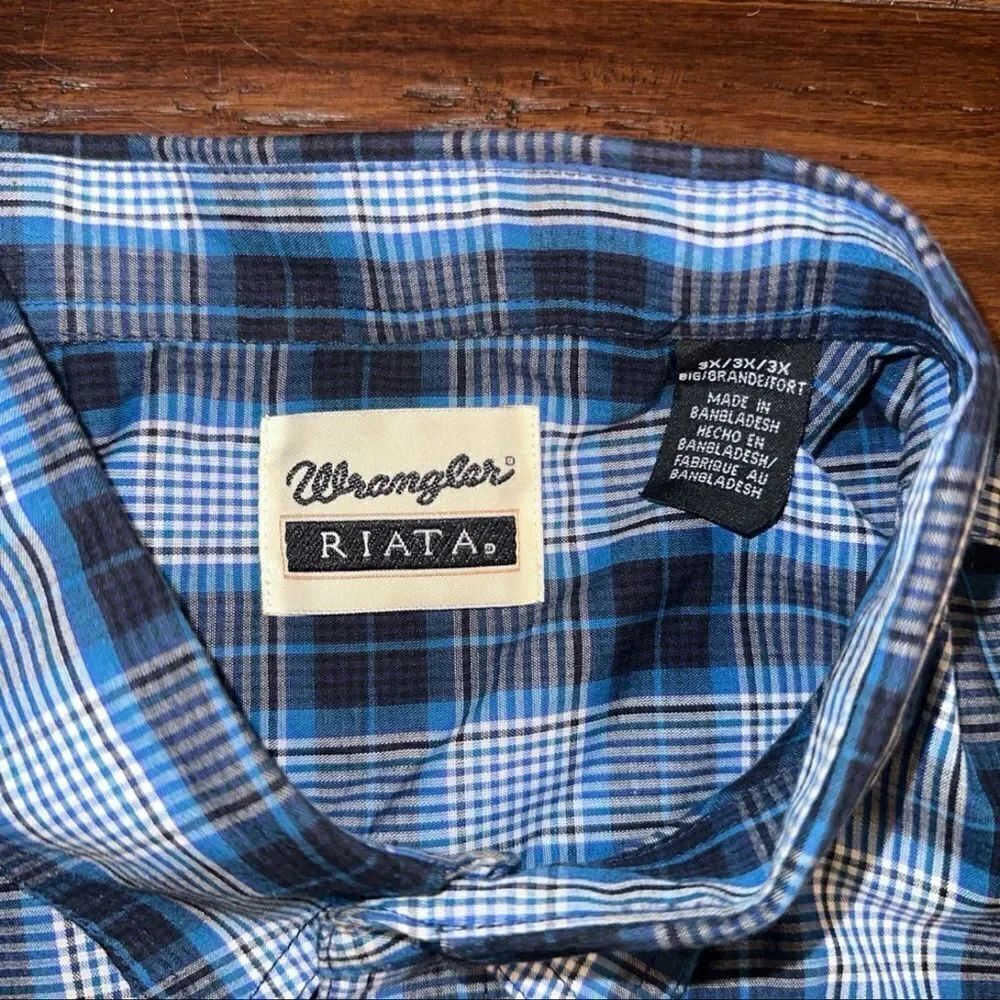 Wrangler Riata Short Sleeve Button Down Shirt - Picture 2 of 3
